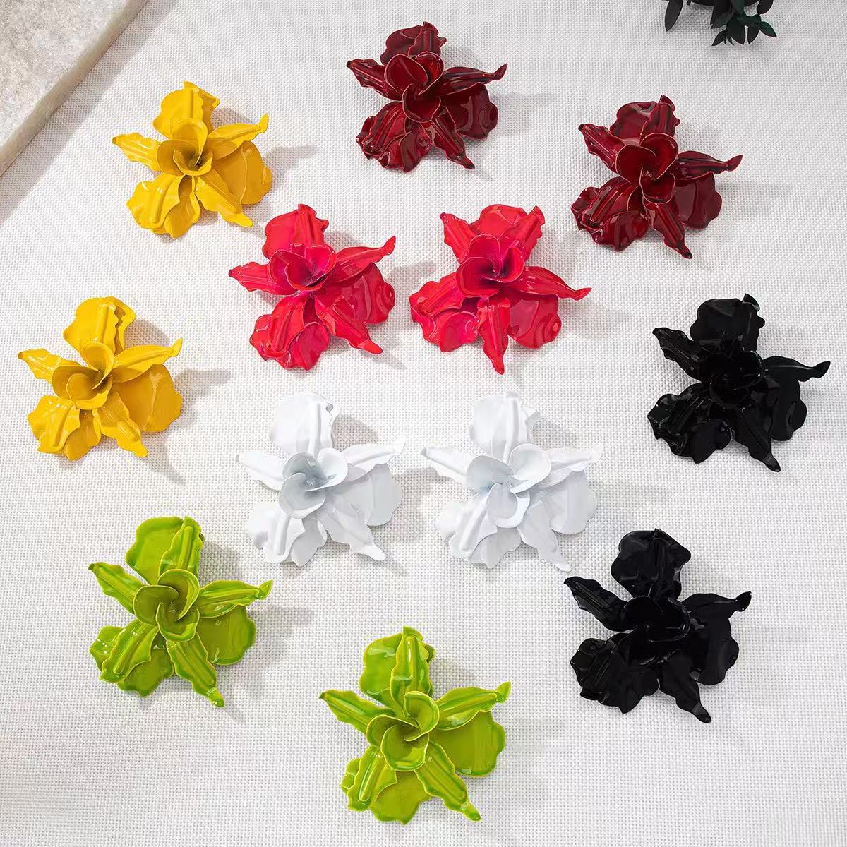 Pastoral Flower Earrings In Yellow, Perfect For A Charming And Elegant Look