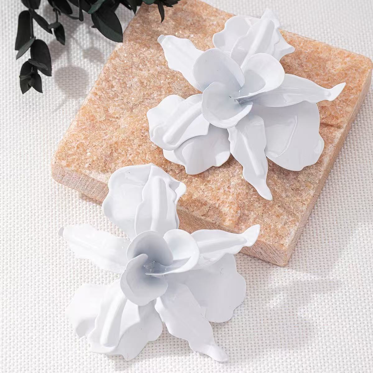 Pastoral Flower Earrings In Yellow, Perfect For A Charming And Elegant Look