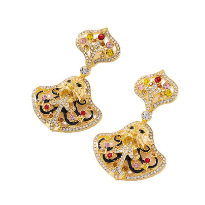 Exaggerated Retro Lion Earrings For Women In Golden Alloy Featuring Bold Design