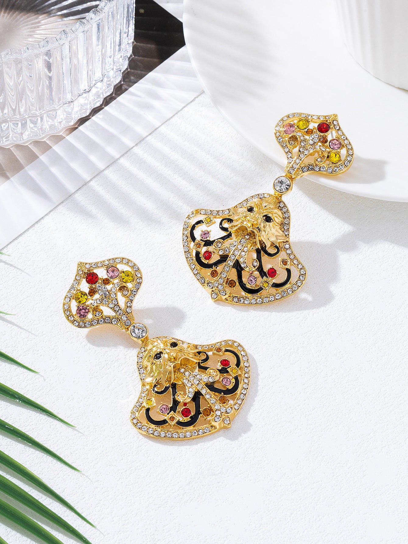 Exaggerated Retro Lion Earrings For Women In Golden Alloy Featuring Bold Design