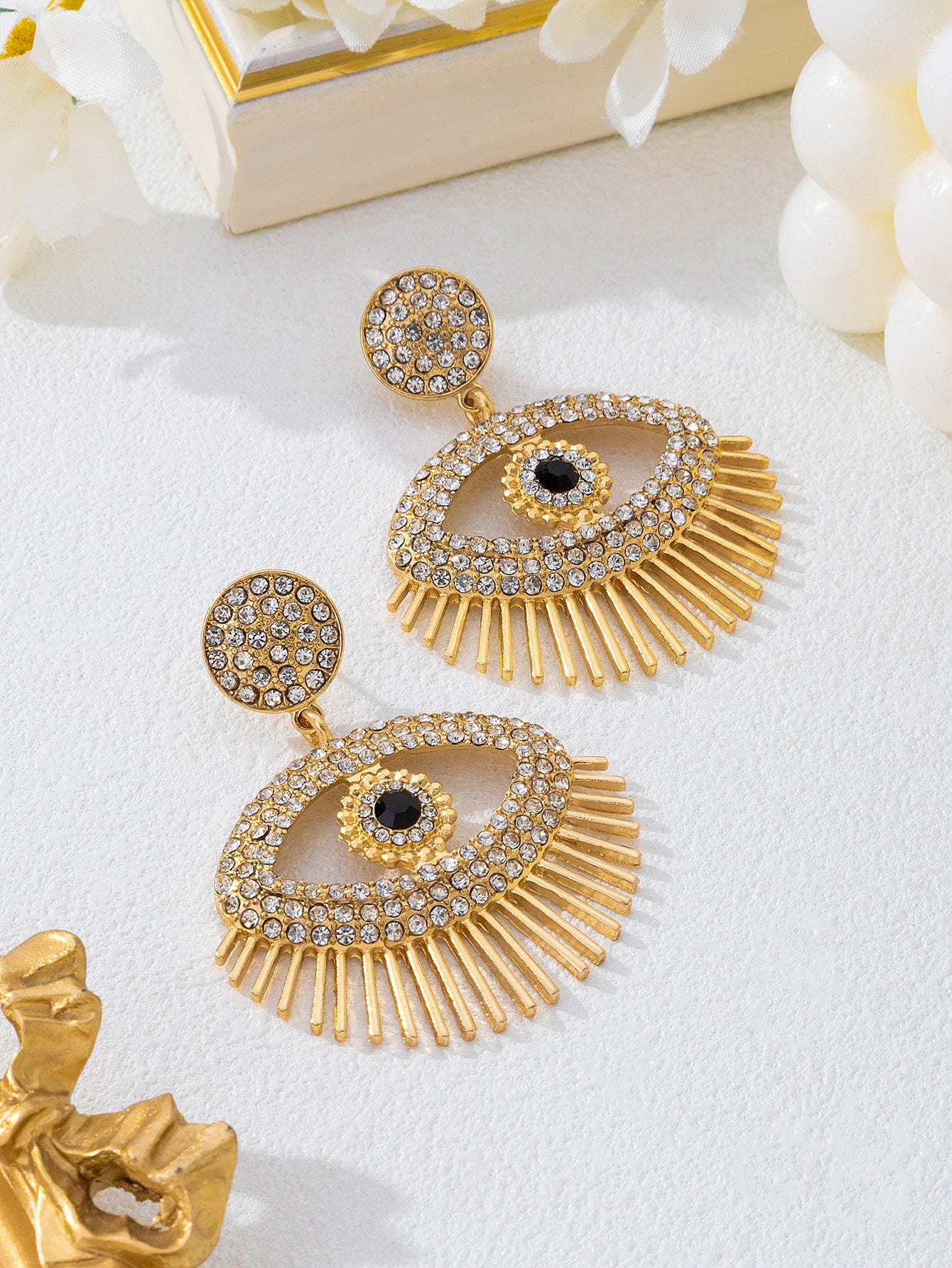 Retro Style Eye Earrings For Women Featuring Alloy Material In Golden Color