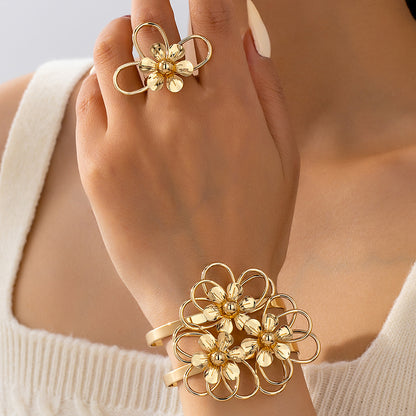 Pastoral Jewelry Set In Golden Featuring Beautiful Flowers, 1 Set