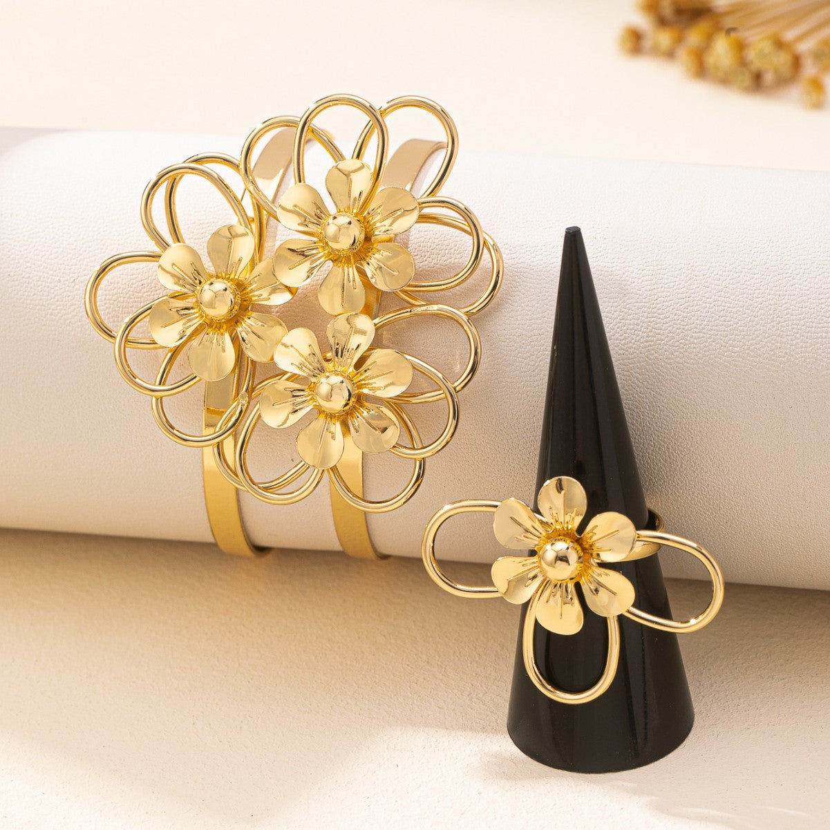 Pastoral Jewelry Set In Golden Featuring Beautiful Flowers, 1 Set
