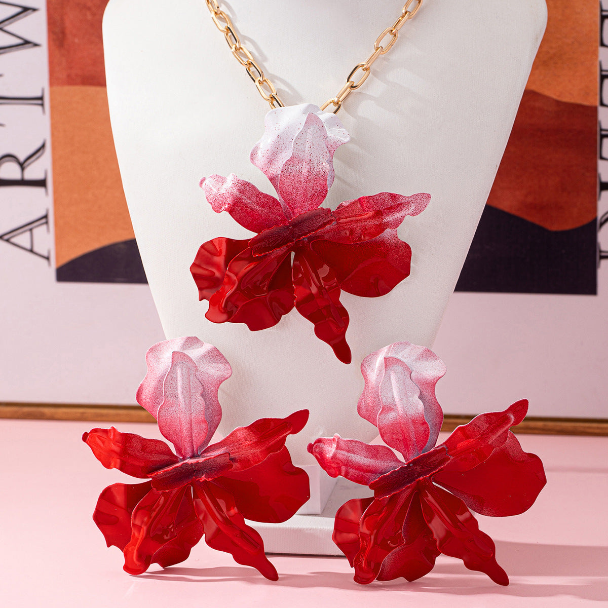 White Jewelry Set Featuring Elegant Flowers Pattern, Perfect For Stylish Occasions