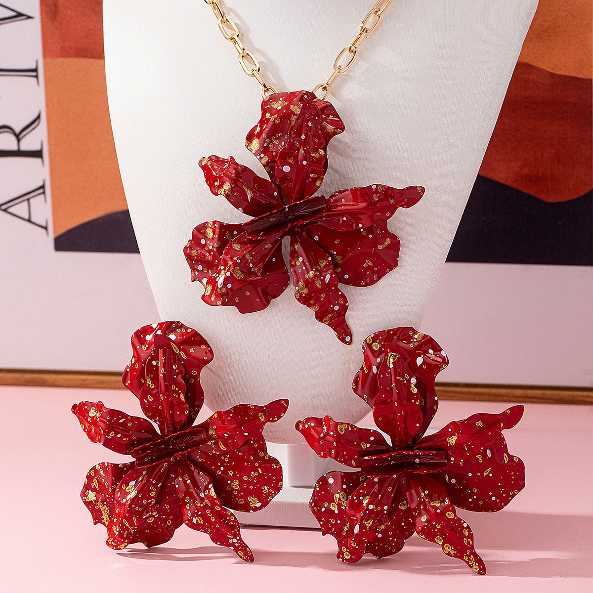 White Jewelry Set Featuring Elegant Flowers Pattern, Perfect For Stylish Occasions