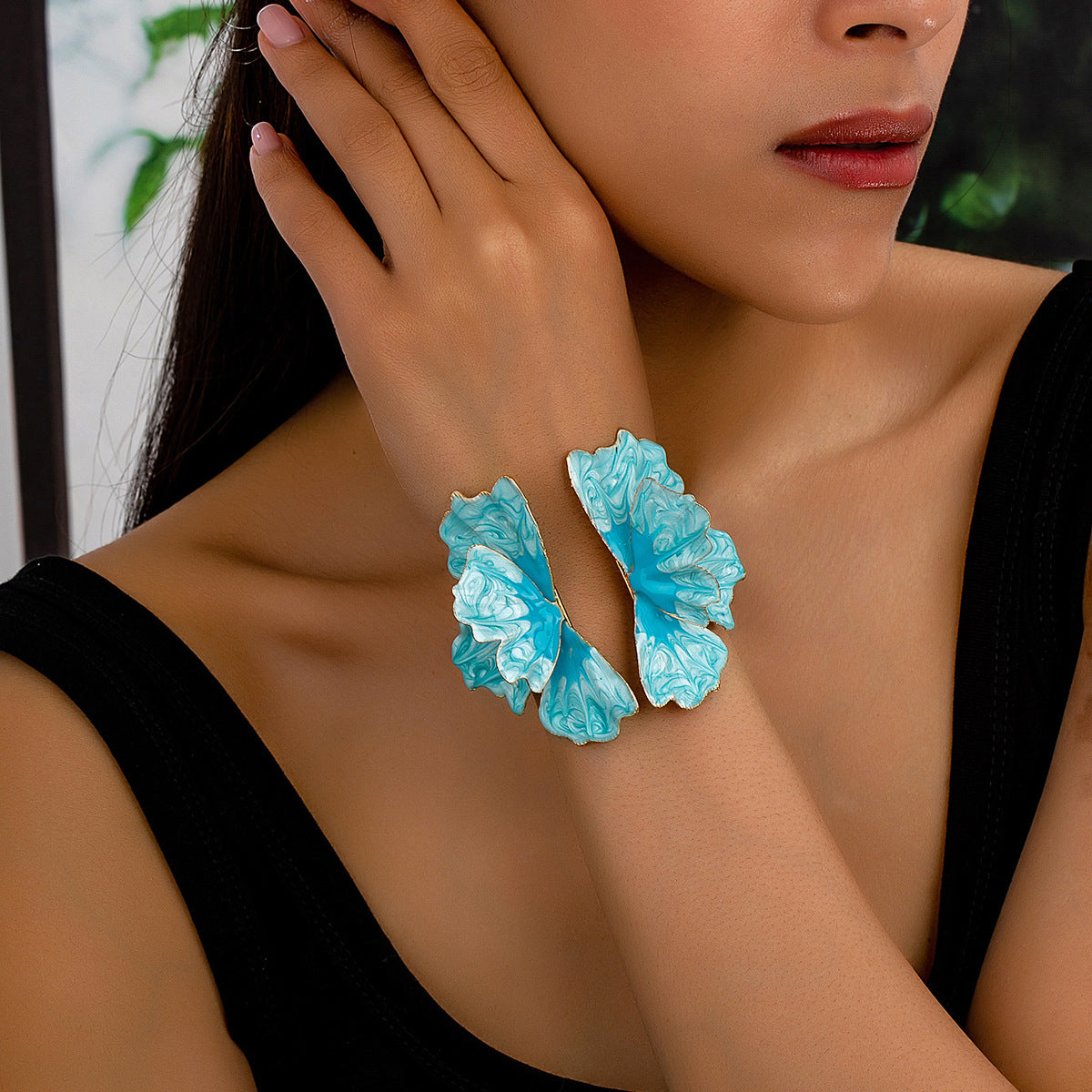 For Women Pink Flower Ombre Bangle Bracelet Featuring Elegant Floral Design