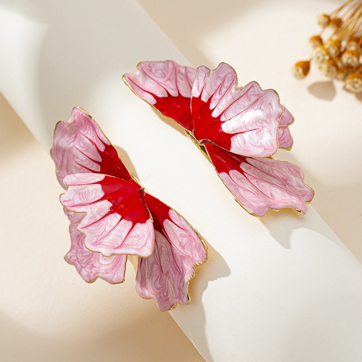 For Women Pink Flower Ombre Bangle Bracelet Featuring Elegant Floral Design