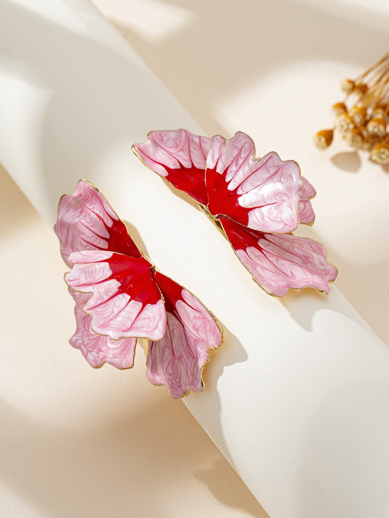 For Women Pink Flower Ombre Bangle Bracelet Featuring Elegant Floral Design