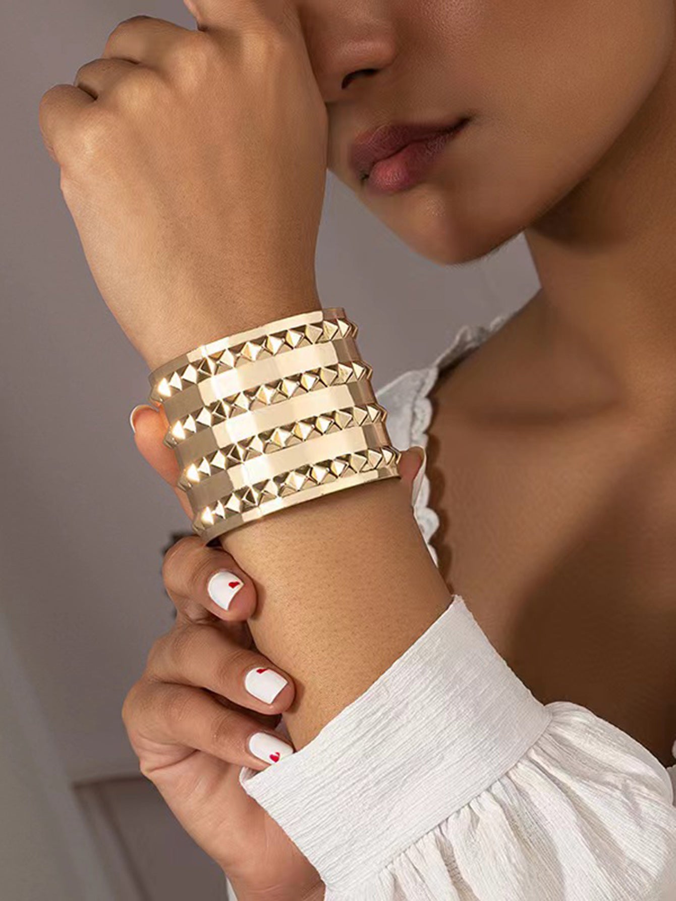 Geometric Round Gold Bangle For Stylish Everyday Wear