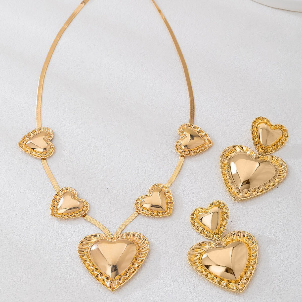 Golden Jewelry Set Featuring Petal Pattern Made Of Durable Iron