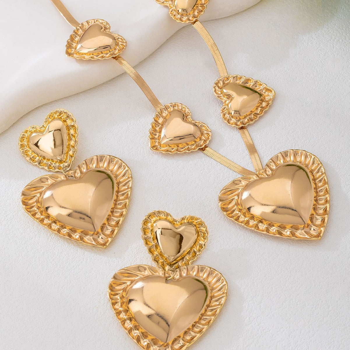 Golden Jewelry Set Featuring Petal Pattern Made Of Durable Iron