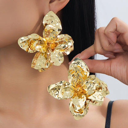 Pastoral Flower Stud Earrings With Gold Folds, Elegant Jewelry Accessories For Everyday Wear