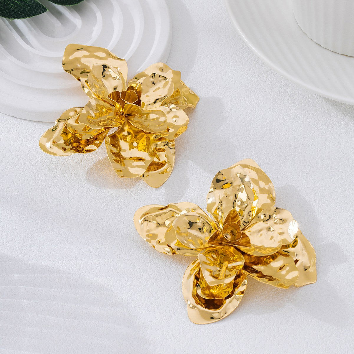 Pastoral Flower Stud Earrings With Gold Folds, Elegant Jewelry Accessories For Everyday Wear