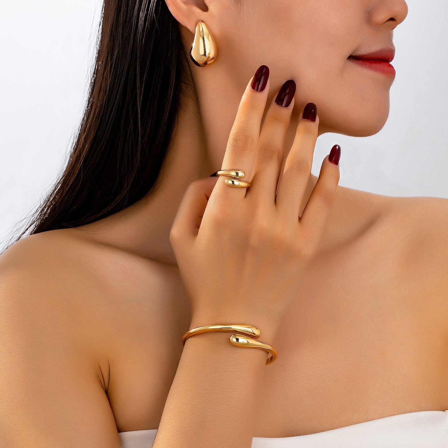 3 Pieces Golden Jewelry Set Featuring Water Droplets Pattern