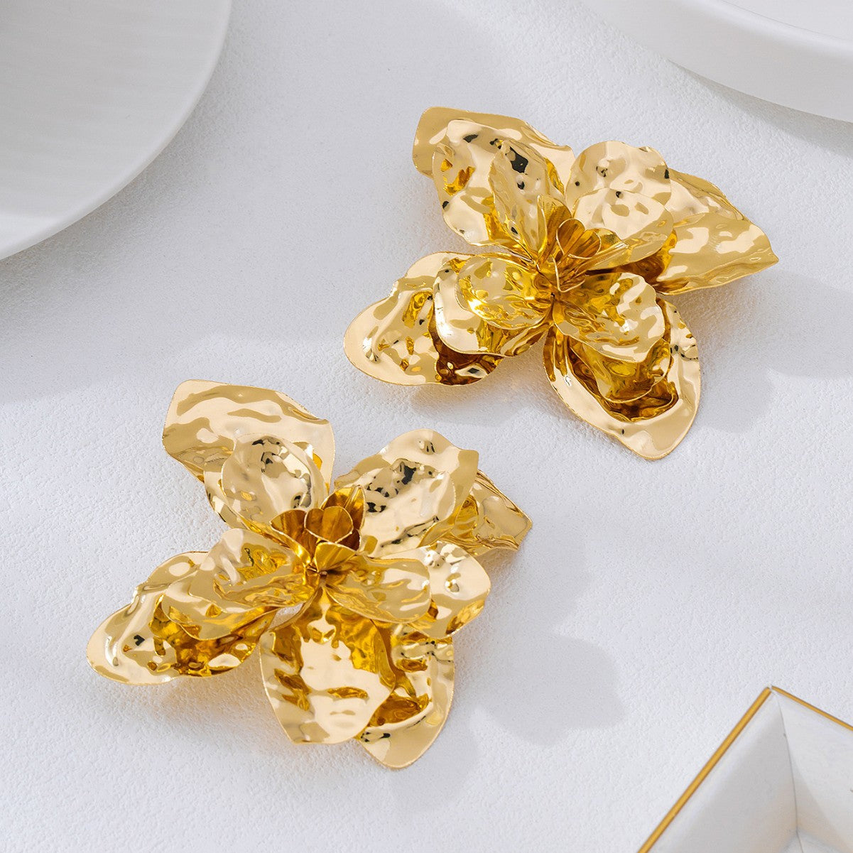 Pastoral Flower Stud Earrings With Gold Folds, Elegant Jewelry Accessories For Everyday Wear