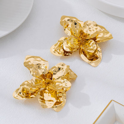 Pastoral Flower Stud Earrings With Gold Folds, Elegant Jewelry Accessories For Everyday Wear