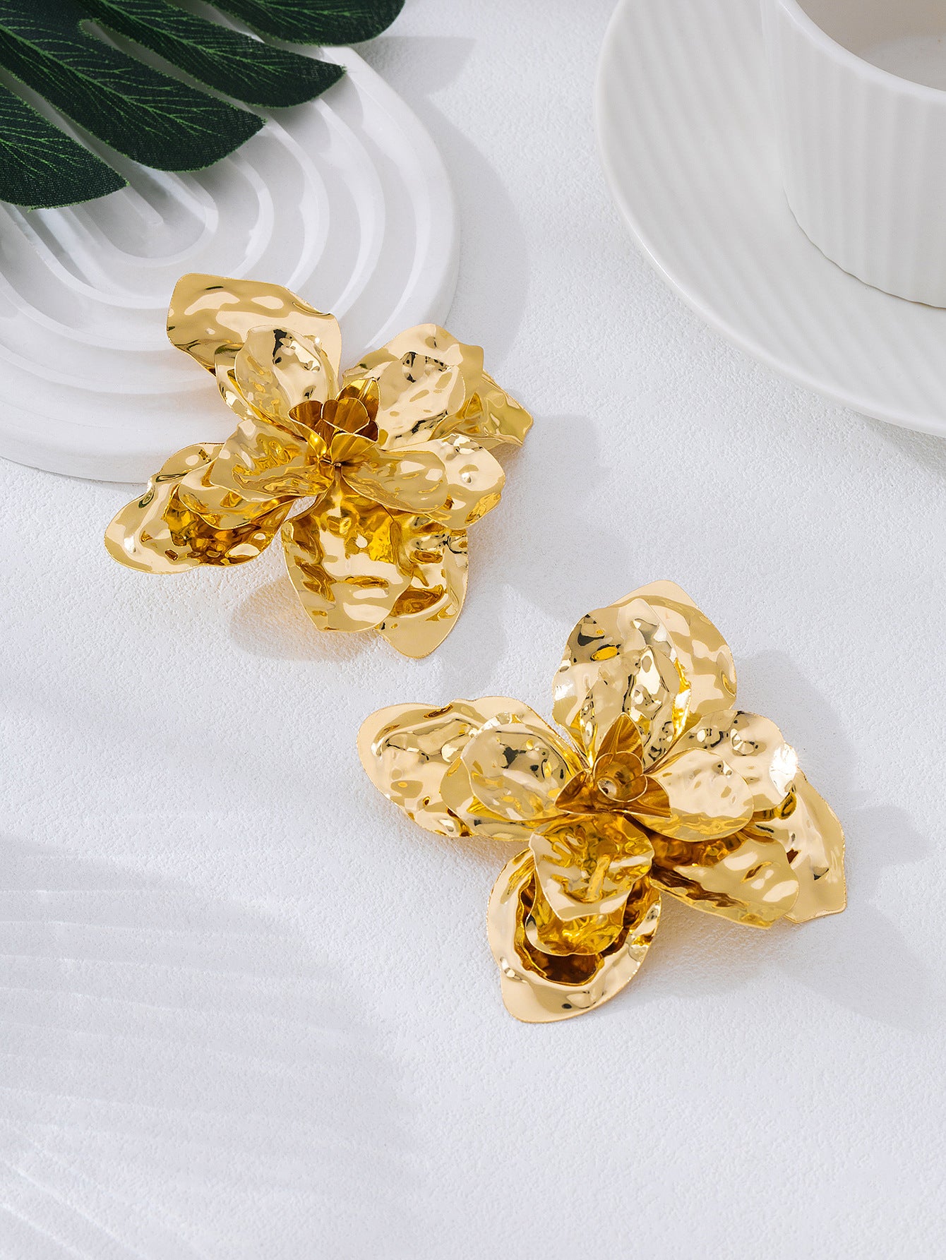 Pastoral Flower Stud Earrings With Gold Folds, Elegant Jewelry Accessories For Everyday Wear