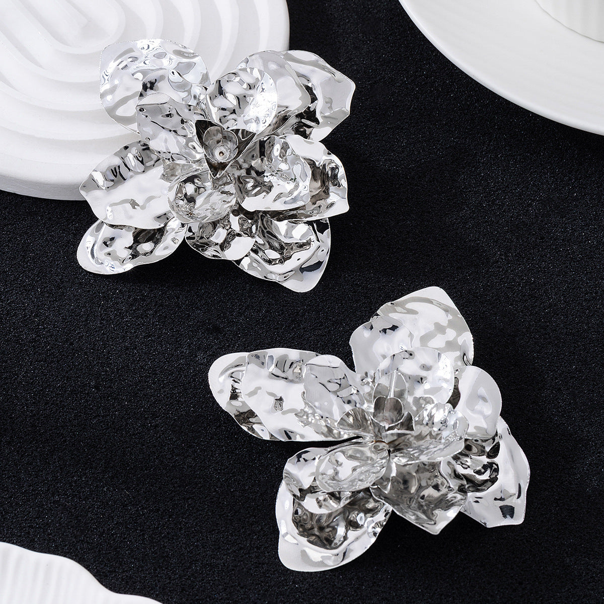 Pastoral Flower Stud Earrings With Gold Folds, Elegant Jewelry Accessories For Everyday Wear