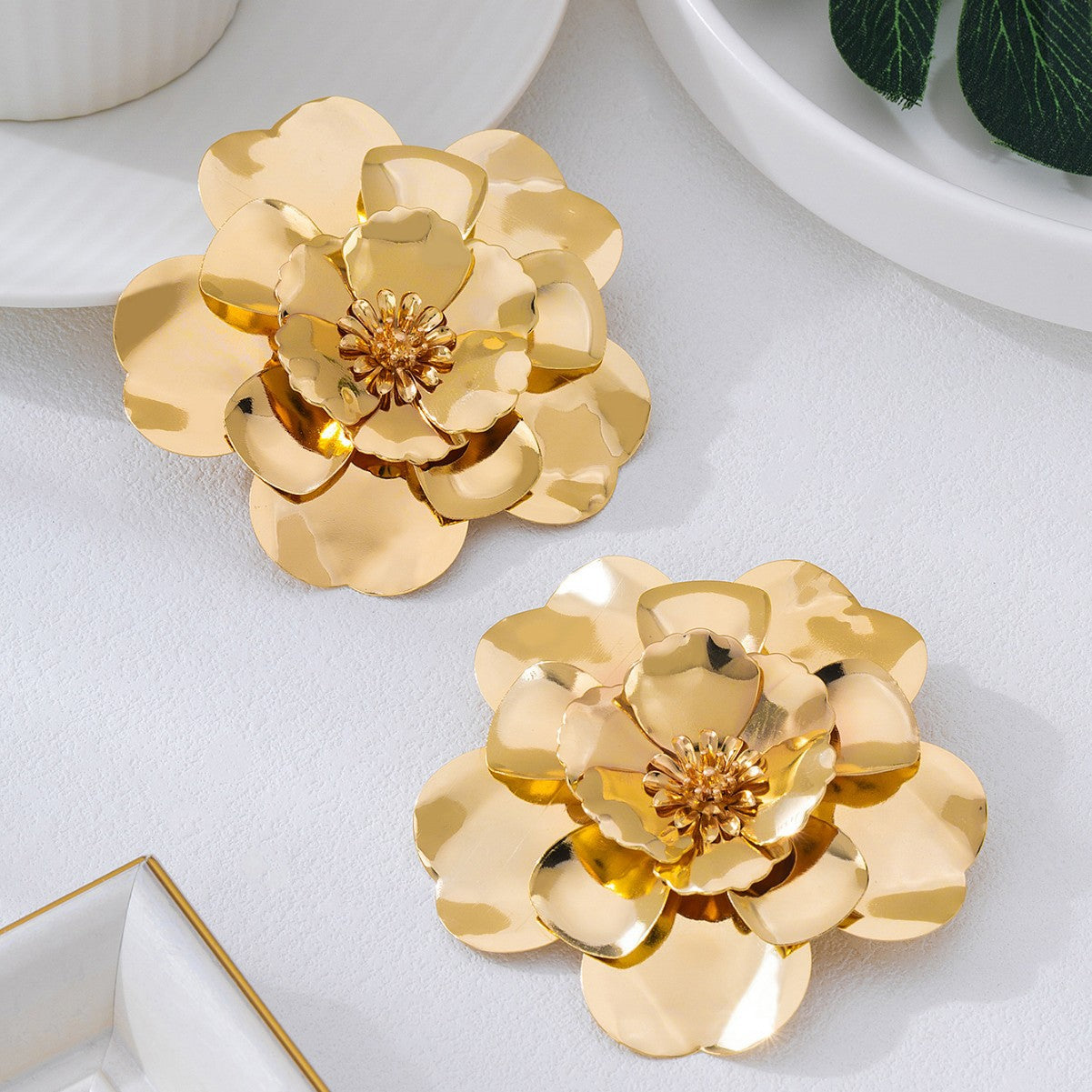 Retro Pastoral Gold Flower Stud Earrings For Elegant Style