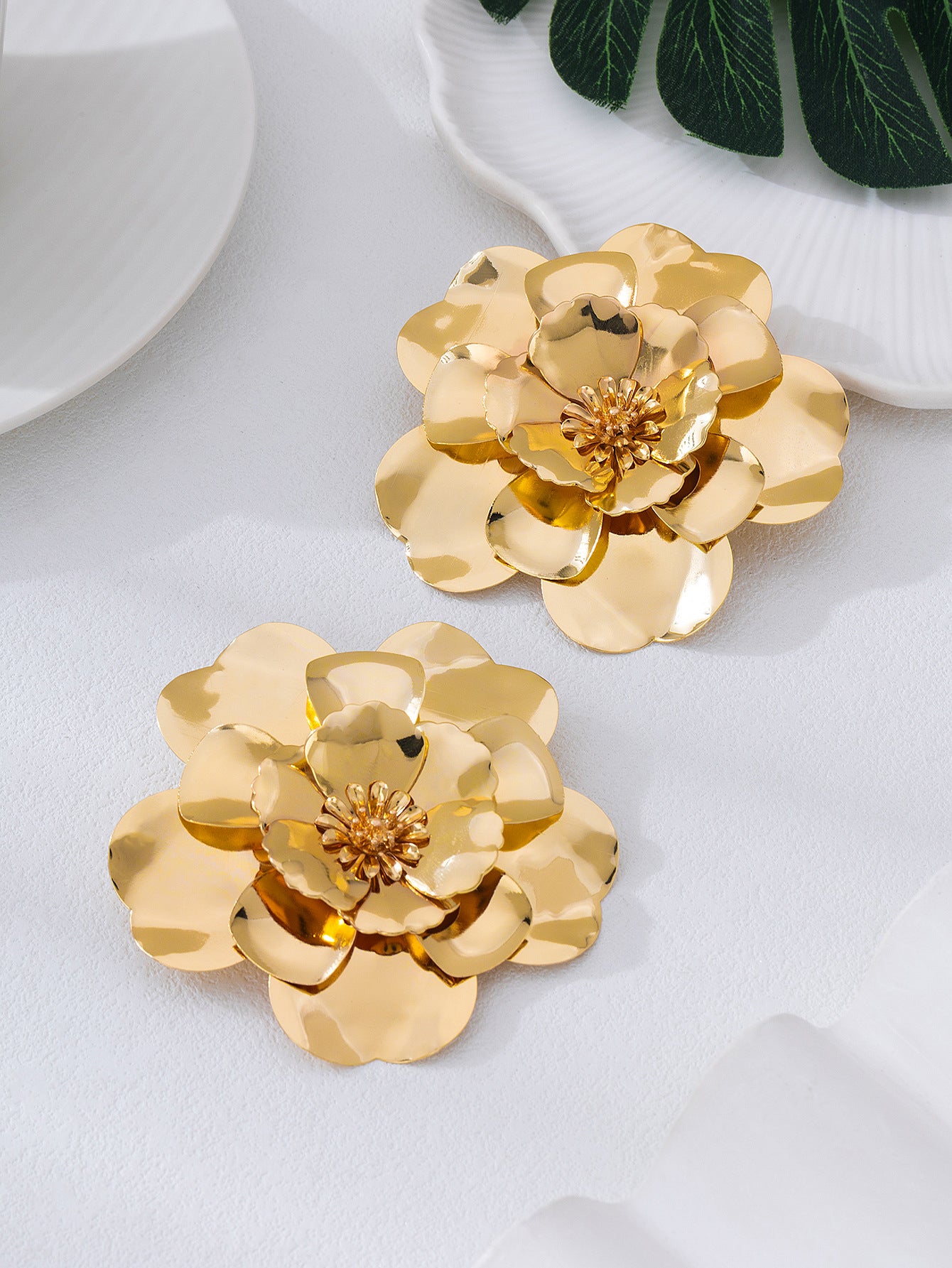 Retro Pastoral Gold Flower Stud Earrings For Elegant Style