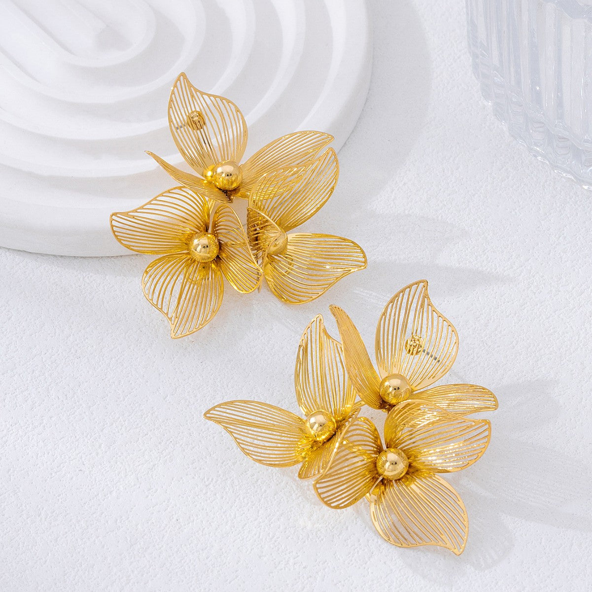 Pastoral Flower Earrings In Gold Featuring Metal Petal Design For Elegant Style