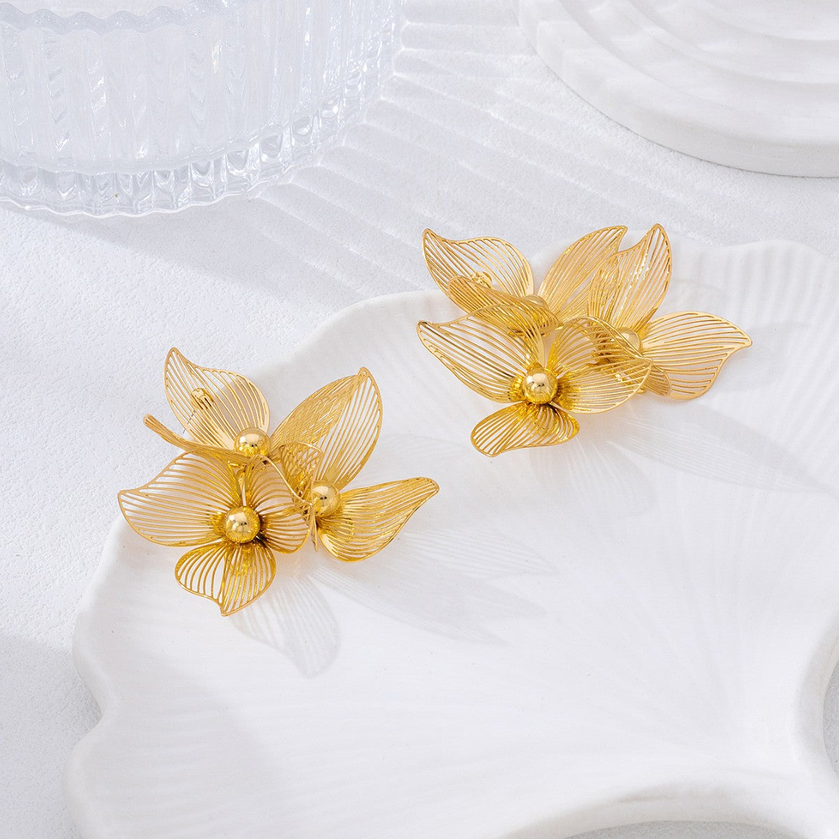 Pastoral Flower Earrings In Gold Featuring Metal Petal Design For Elegant Style