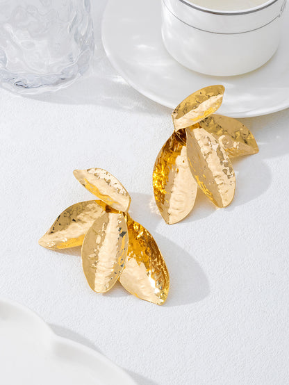 Pastoral Style Earrings Featuring Irregular Flower Petal Design In Elegant Gold Tone For A Charming Look