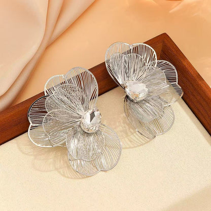Pastoral Style Earrings Featuring Butterfly Pattern With Carving Craft In Gold