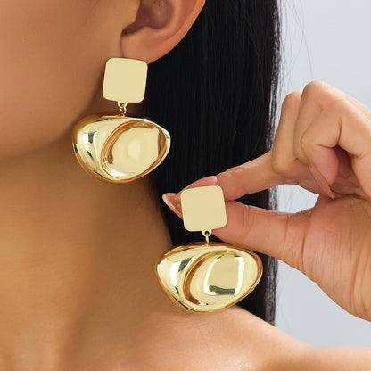 Round Pattern Gold Earrings For Elegant Style