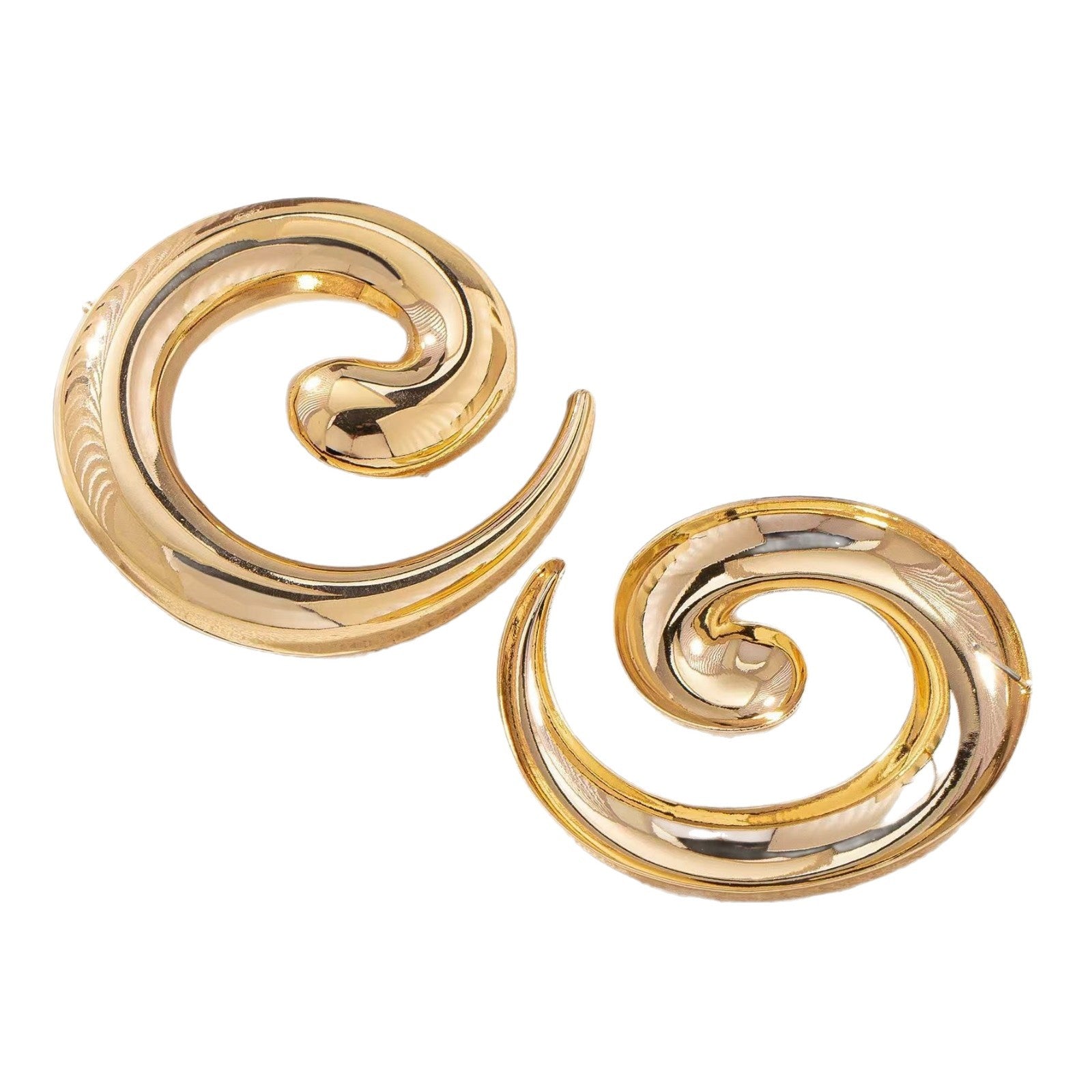 Exaggerated Retro Gold Metal Earrings Featuring Conch Pattern For A Bold Fashion Statement