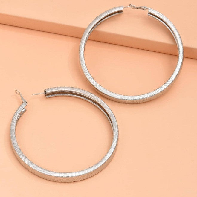 Geometric Circle Round Earrings In Gold Featuring Elegant Design For Stylish Wear