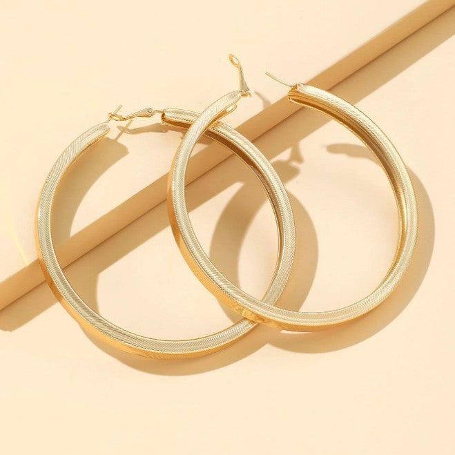 Geometric Circle Round Earrings In Gold Featuring Elegant Design For Stylish Wear