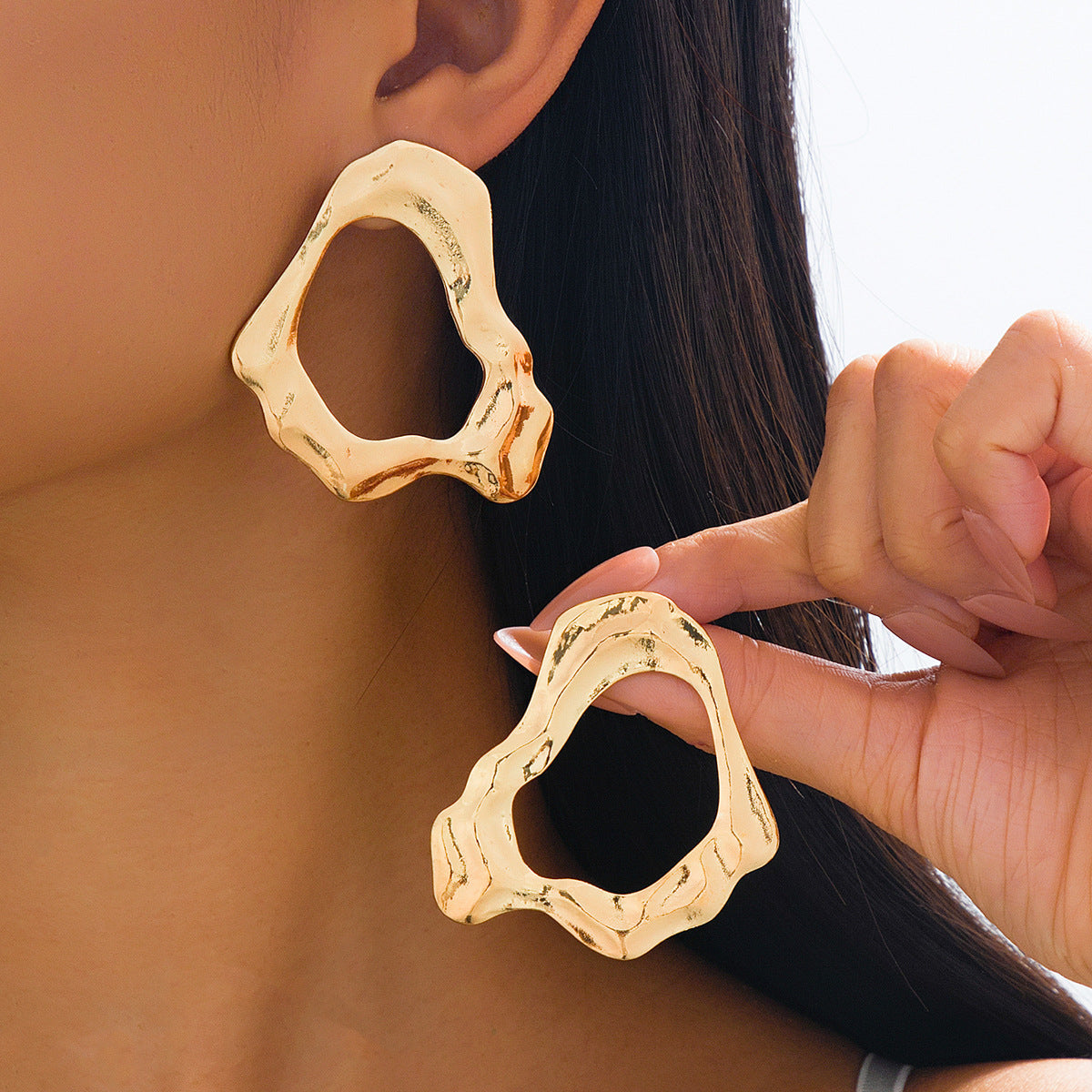 Exaggerated Geometric Stud Earrings For Women In Golden Tone