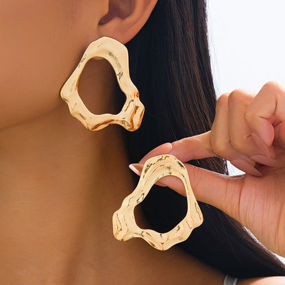 Exaggerated Geometric Stud Earrings For Women In Golden Tone