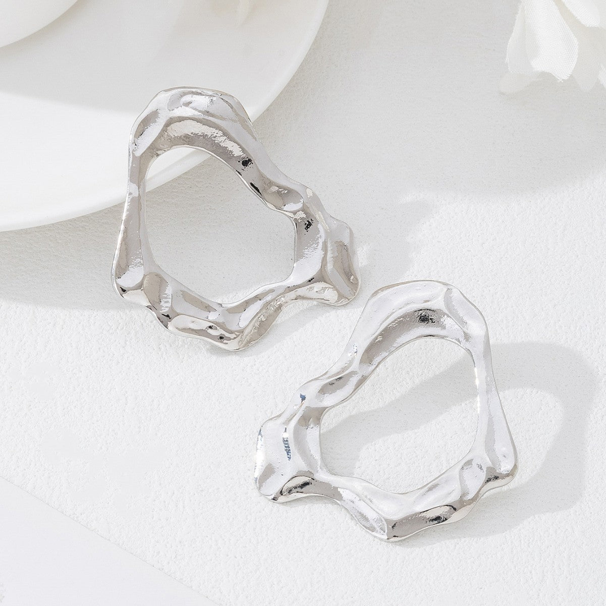 Exaggerated Geometric Stud Earrings For Women In Golden Tone