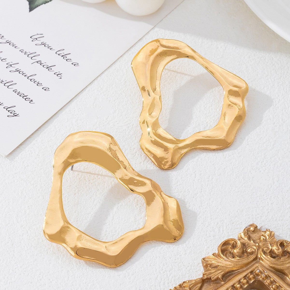 Exaggerated Geometric Stud Earrings For Women In Golden Tone