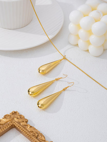 Golden Jewelry Set Featuring Elegant Water Droplets Pattern