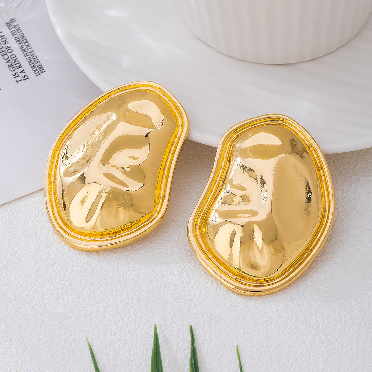 Retro Irregular Stud Earrings For Women In Golden Color Featuring Exaggerated Design