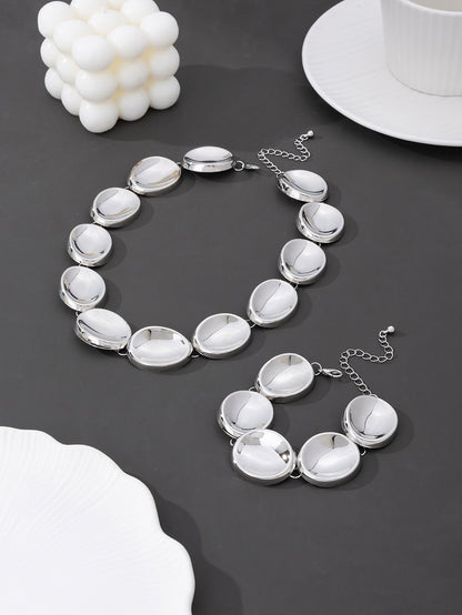 Golden Jewelry Set Featuring An Irregular Pattern Necklace, Elegant And Unique Design