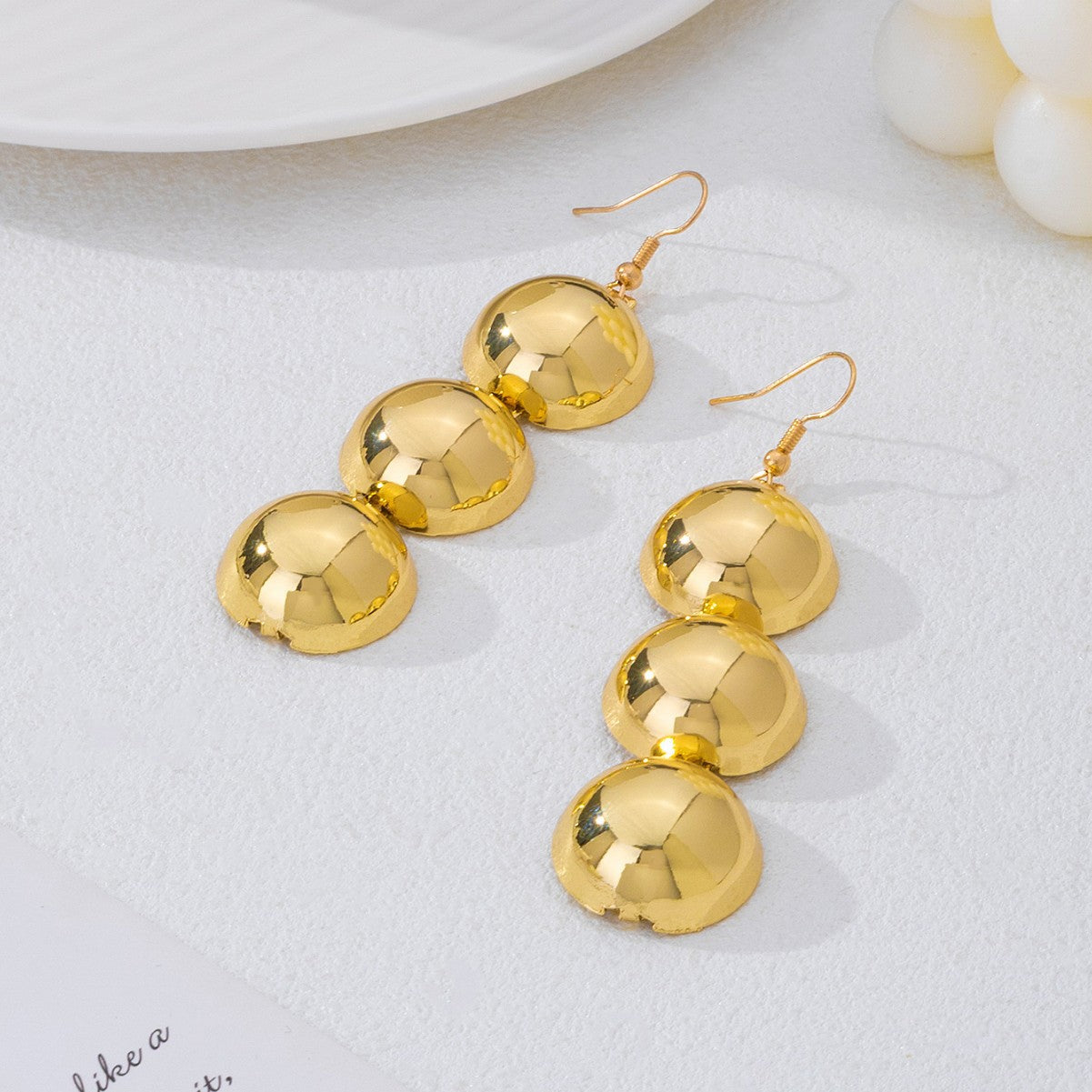 3 Pieces Set Golden Jewelry Set Featuring Round Pattern For Elegant Style