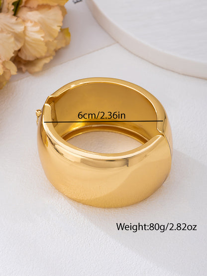 Round Pattern Alloy Bangle In Gold For Elegant Jewelry Accessory