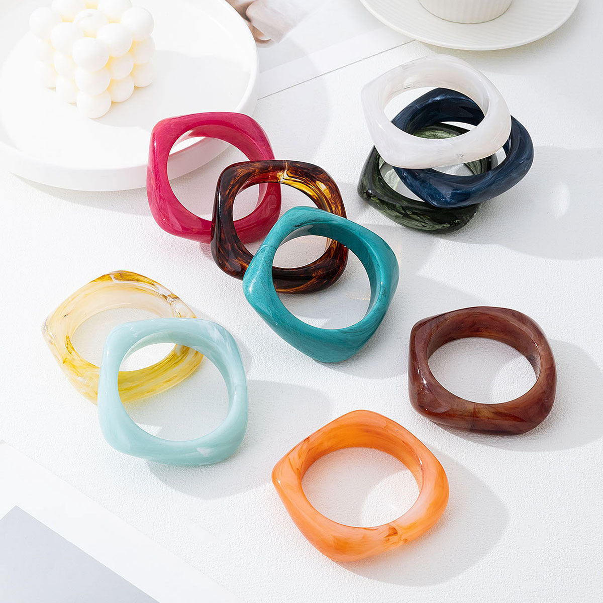 Ombre Bangle For Retro Style Available In Transparent And Yellow Colors