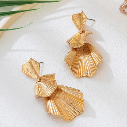 Ginkgo Leaf Drop Earrings For Women In Gold Featuring A Pastoral Style