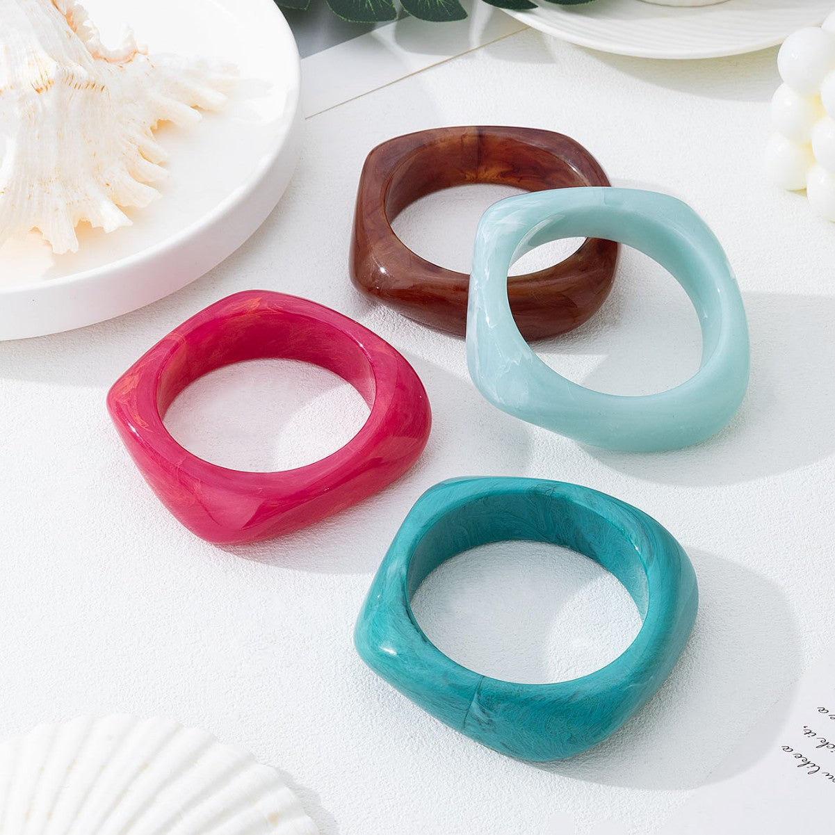 Ombre Bangle For Retro Style Available In Transparent And Yellow Colors