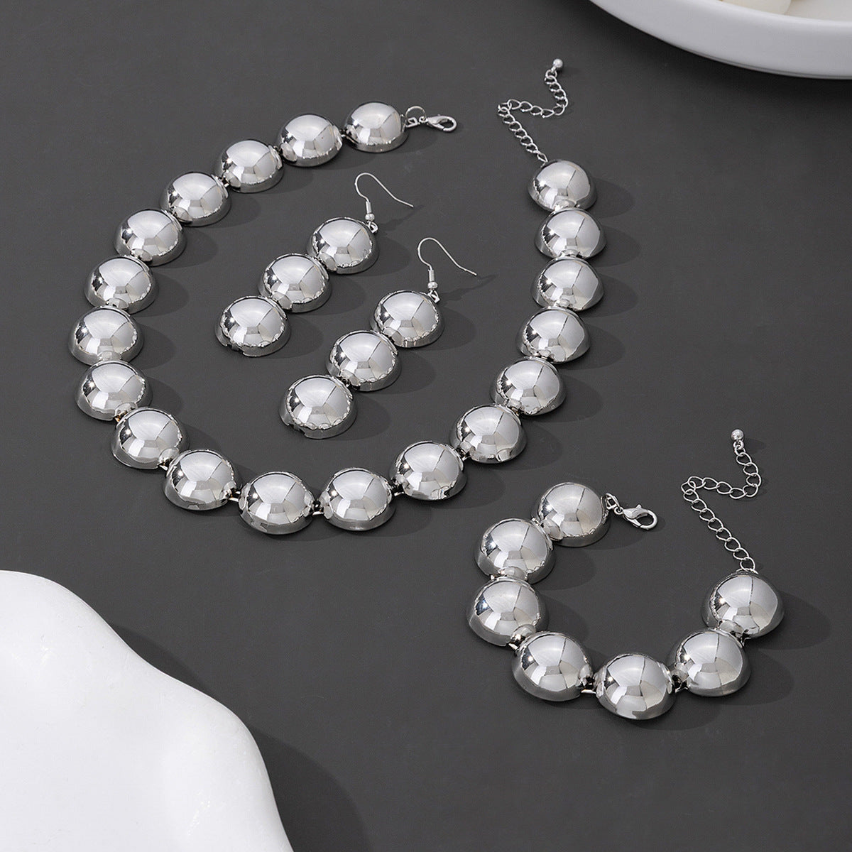3 Pieces Set Golden Jewelry Set Featuring Round Pattern For Elegant Style