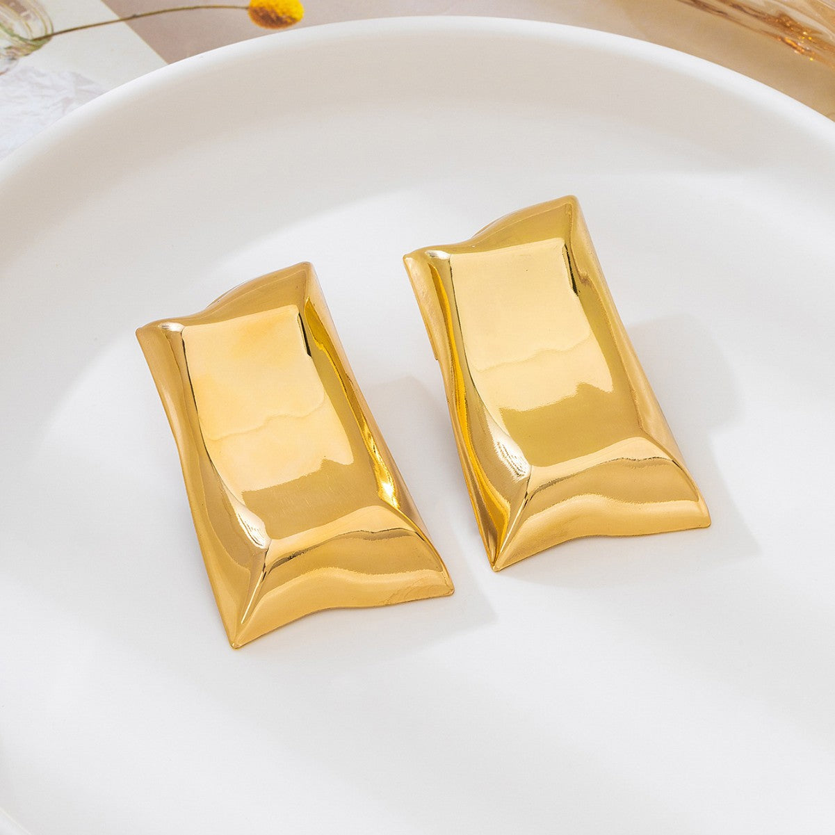 Irregular Pattern Metal Earrings In Golden Color, Featuring Unique Rectangle Design For Stylish Wear