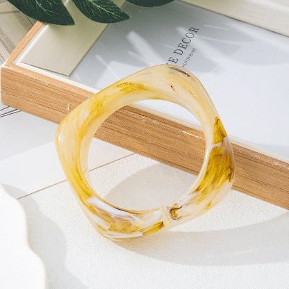 Ombre Bangle For Retro Style Available In Transparent And Yellow Colors