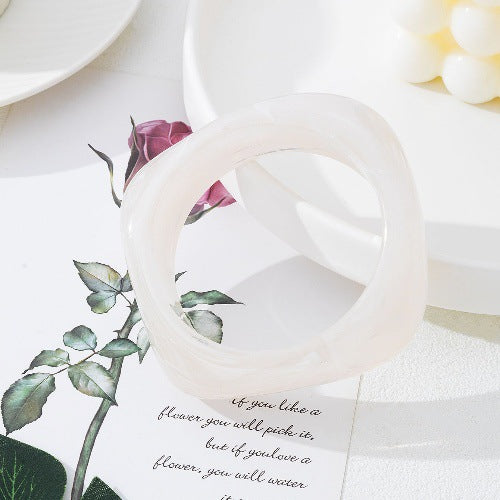 Ombre Bangle For Retro Style Available In Transparent And Yellow Colors