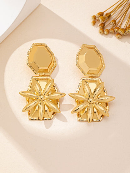 Retro Elegant Geometric Stud Earrings In Gold For A Stylish And Unique Look