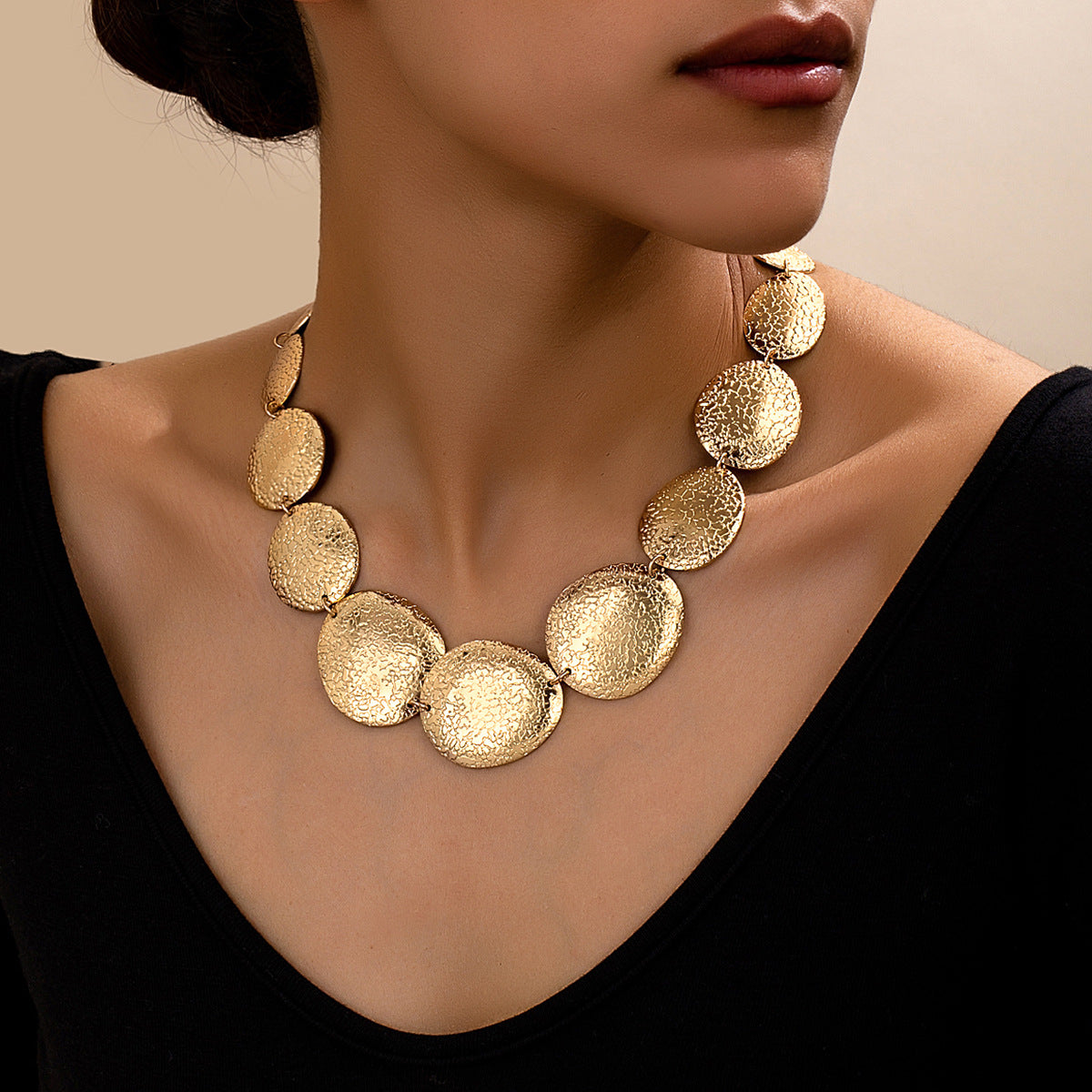 Geometric Oval Tassel Necklace In Gold Featuring Durable Alloy Material